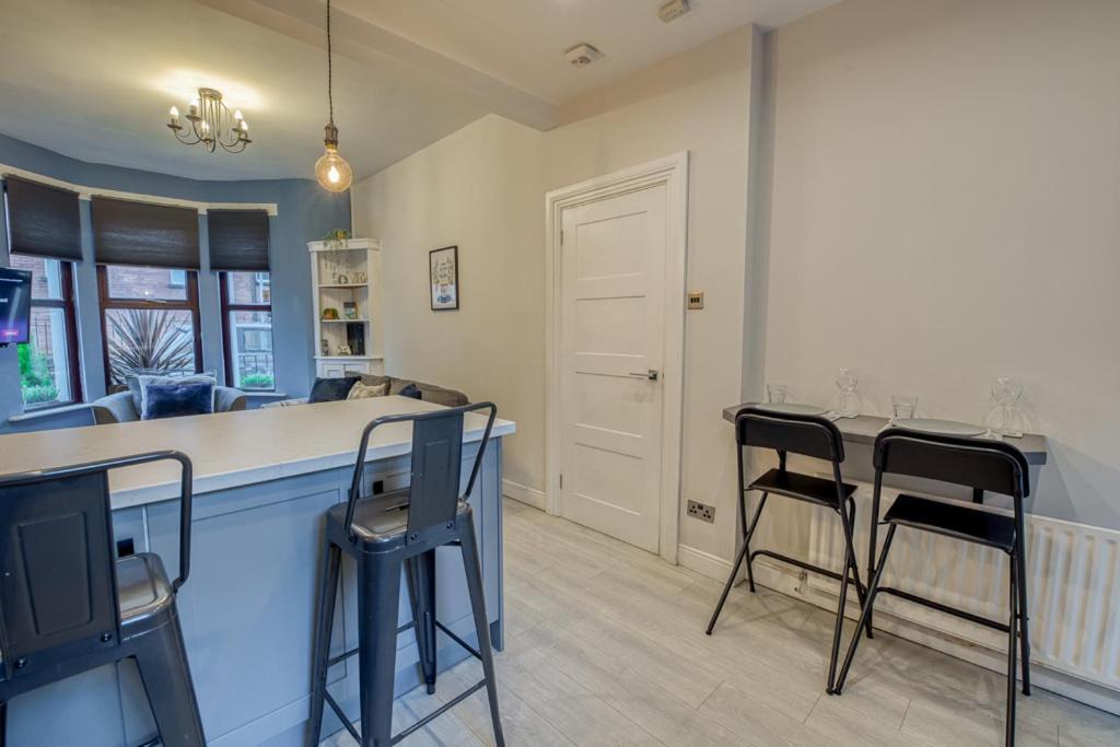 Charming City Home, Beside The Serene Ormeau Park Belfast Exterior foto